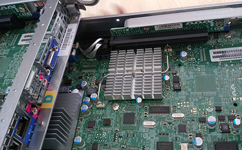 為什么服務(wù)器總是開著？電腦可以當服務(wù)器嗎？